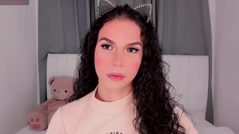 Snapshot of gatitavenecis1 chatting on 10.03.25 Vnecis Marn online show from 10.03.25