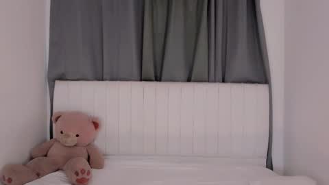 Snapshot of gatitavenecis1 chatting on 11.15.25 Vnecis Marn online show from 11.15.25