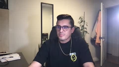 Snapshot of gatmandeep chatting on 01.14.25 Aladdin online show from 01.14.25