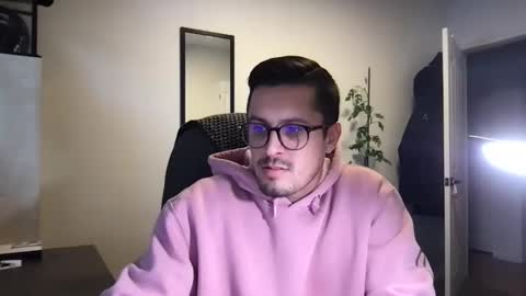 Snapshot of gatmandeep chatting on 01.20.25 Aladdin online show from 01.20.25