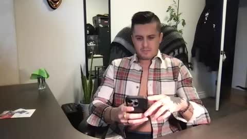 Snapshot of gatmandeep chatting on 03.05.25 Aladdin online show from 03.05.25