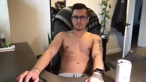 Snapshot of gatmandeep chatting on 03.08.25 Aladdin online show from 03.08.25