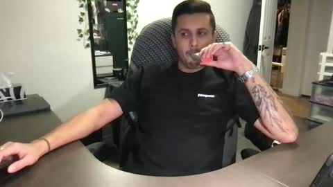 Snapshot of gatmandeep chatting on 11.15.25 Aladdin online show from 11.15.25