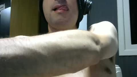 Snapshot of gauchors21 chatting on 01.05.25 gauchors21 online show from 01.05.25