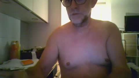 Snapshot of gaulis72 chatting on 01.02.25 gaulis72 online show from 01.02.25