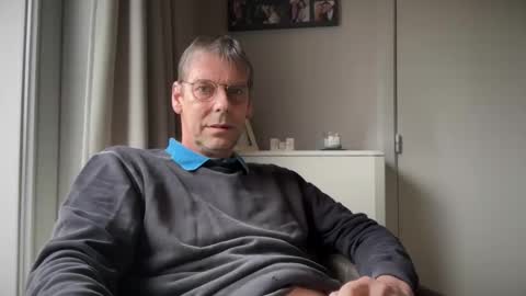 Snapshot of geertjem chatting on 10.17.25 geertjem online show from 10.17.25