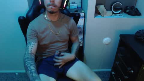 Snapshot of gefeeer chatting on 10.04.25 gefeeer online show from 10.04.25