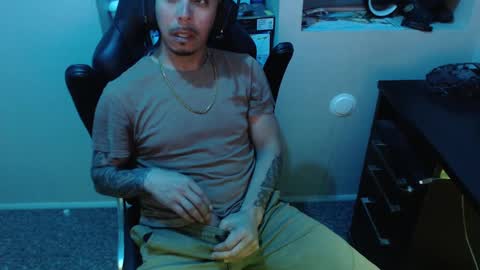 Snapshot of gefeeer chatting on 10.05.25 gefeeer online show from 10.05.25