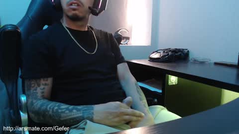 Snapshot of gefeeer chatting on 11.02.25 gefeeer online show from 11.02.25