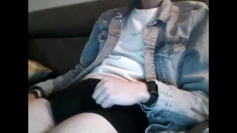 Snapshot of geil123569551 chatting on 11.19.25 geil123569551 online show from 11.19.25