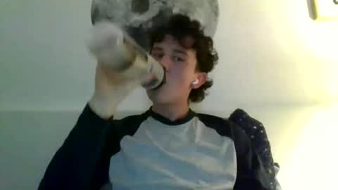 Snapshot of gellis15 chatting on 12.18.25 gellis15 online show from 12.18.25