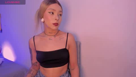 Snapshot of gemarodriguez_ chatting on 11.03.25 Gemma online show from 11.03.25