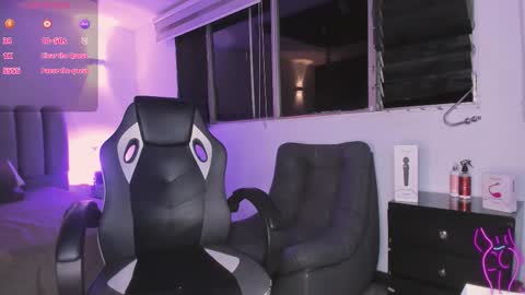 Snapshot of gemarodriguez_ chatting on 11.30.25 Gemma online show from 11.30.25