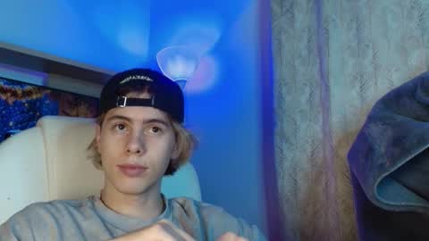 Snapshot of gemdominus chatting on 12.18.25 Gem Dominus online show from 12.18.25