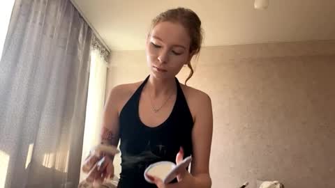 Emmi online show from 09.11.25