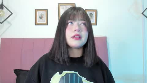 Snapshot of gennesis_love chatting on 11.19.25 Sofia online show from 11.19.25