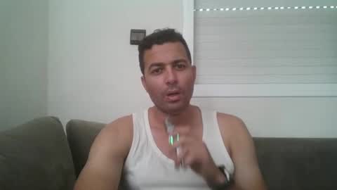 Snapshot of genteldevil chatting on 01.19.25 genteldevil online show from 01.19.25