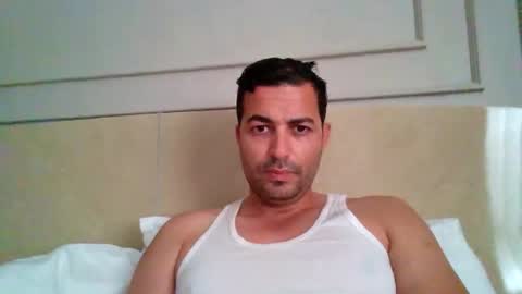 Snapshot of genteldevil chatting on 10.18.25 genteldevil online show from 10.18.25