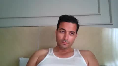 Snapshot of genteldevil chatting on 10.30.25 genteldevil online show from 10.30.25