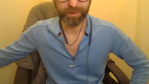 Snapshot of geon2xx chatting on 01.28.25 Geon online show from 01.28.25