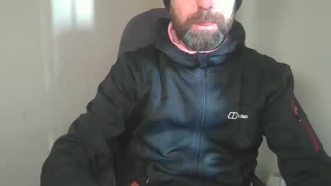 Snapshot of geon2xx chatting on 02.16.25 Geon online show from 02.16.25