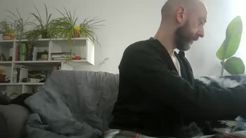 Snapshot of geon2xx chatting on 09.26.25 Geon online show from 09.26.25