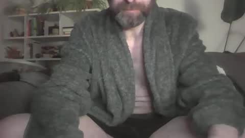 Snapshot of geon2xx chatting on 10.29.25 Geon online show from 10.29.25