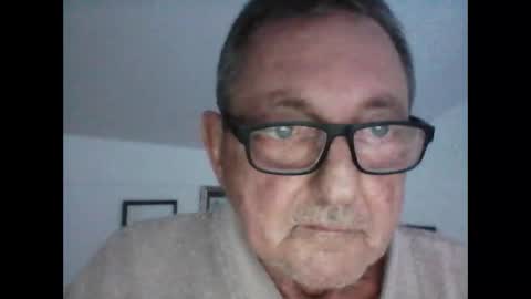 Snapshot of georg1412 chatting on 09.24.25 georg1412 online show from 09.24.25