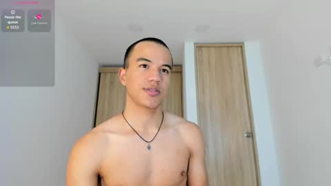 Snapshot of george_cams1 chatting on 05.10.26 Jorge online show from 05.10.26