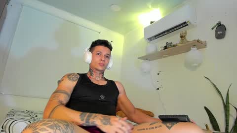 Snapshot of george_prince2 chatting on 12.31.24 independent model online show from 12.31.24