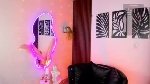 Snapshot of georgina_caruso chatting on 02.12.25 Georgina Caruso online show from 02.12.25