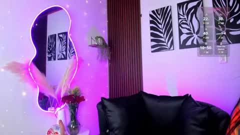 Snapshot of georgina_caruso chatting on 02.17.25 Georgina Caruso online show from 02.17.25