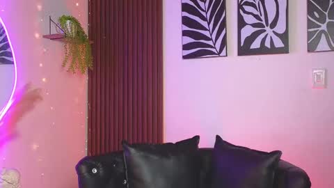 Snapshot of georgina_caruso chatting on 03.11.25 Georgina Caruso online show from 03.11.25