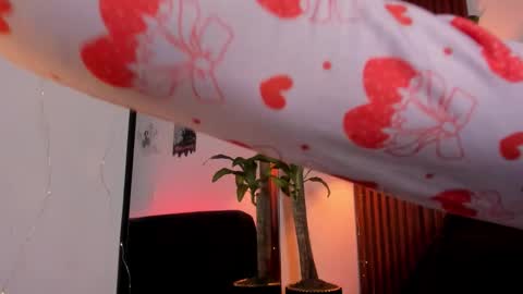 Snapshot of georgina_caruso chatting on 10.17.25 Georgina Caruso online show from 10.17.25