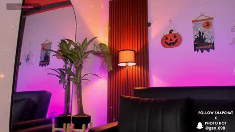 Snapshot of georgina_caruso chatting on 10.23.25 Georgina Caruso online show from 10.23.25