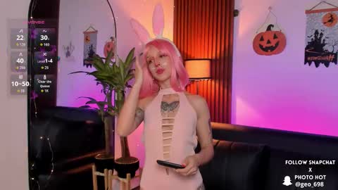 Snapshot of georgina_caruso chatting on 10.29.25 Georgina Caruso online show from 10.29.25