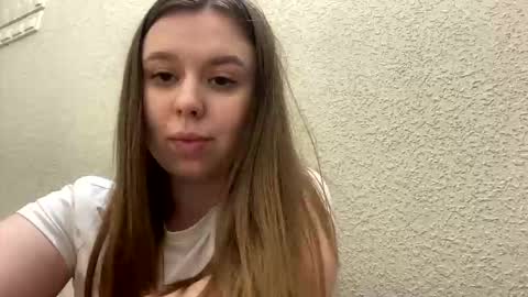 Snapshot of georginagina chatting on 12.15.25 georginagina online show from 12.15.25
