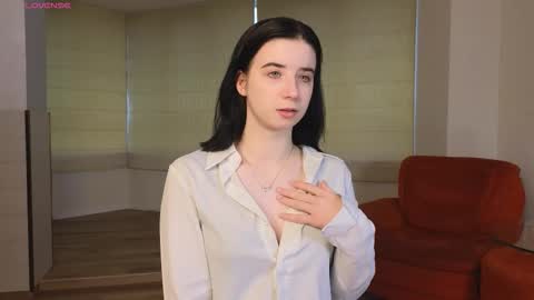 Snapshot of georginatrue chatting on 10.11.25 My name is Kelly online show from 10.11.25