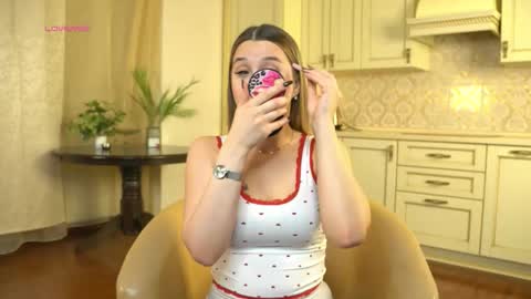 Snapshot of georginatrue chatting on 11.23.25 My name is Kelly online show from 11.23.25