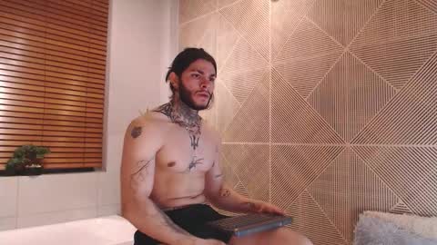 Snapshot of georgios_makris chatting on 12.15.25 Georgios Makris online show from 12.15.25