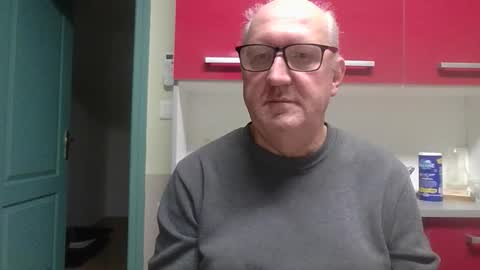 gerardlp131313 online show from 10.27.25