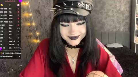 EmelyWoodes online show from 06.15.26