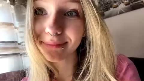 Snapshot of gertrudeuran chatting on 07.03.26 Sophie online show from 07.03.26