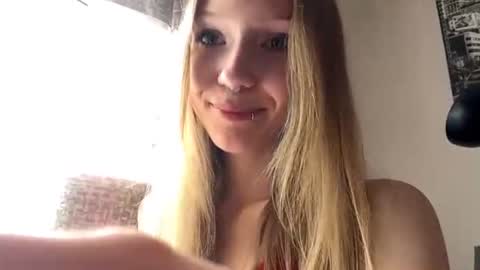 Snapshot of gertrudeuran chatting on 07.15.26 Sophie online show from 07.15.26