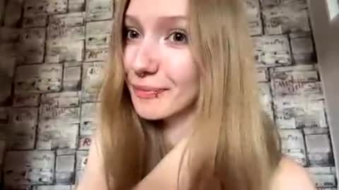 Snapshot of gertrudeuran chatting on 07.17.26 Sophie online show from 07.17.26