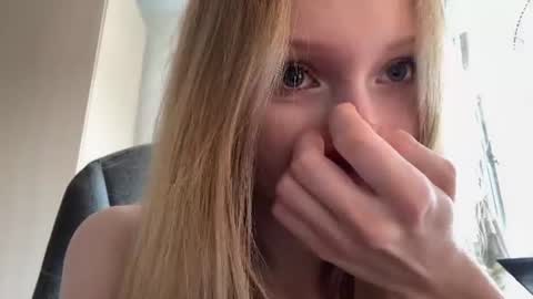 Snapshot of gertrudeuran chatting on 07.28.26 Sophie online show from 07.28.26