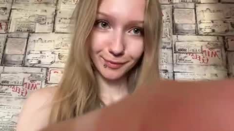 Snapshot of gertrudeuran chatting on 07.29.26 Sophie online show from 07.29.26