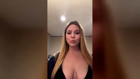 Snapshot of get2thepoin695 chatting on 12.17.25 get2thepoin695 online show from 12.17.25