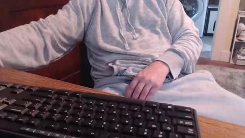 Snapshot of gethoggy chatting on 12.20.25 gethoggy online show from 12.20.25