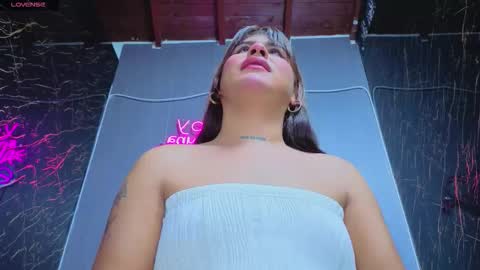 gewn2004 online show from 12.17.25